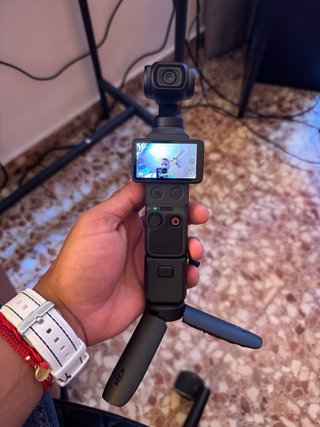 DJI Osmo Pocket 4 Creator Combo