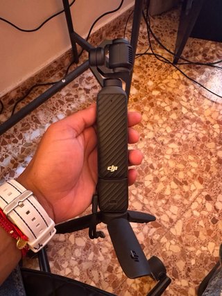 DJI Osmo Pocket 4 Creator Combo