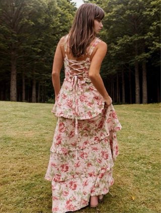 Vestido Laveliya floral volantes largo
