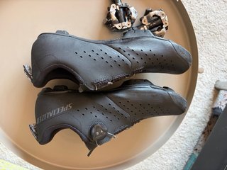 Zapatos Specialized, calas y Pedales Shimano
