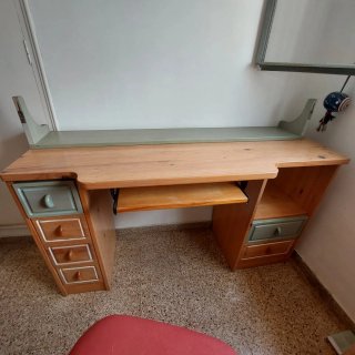 Escritorio + estantería + balda de pino macizo.
