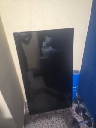 Televisor negro para repuestos