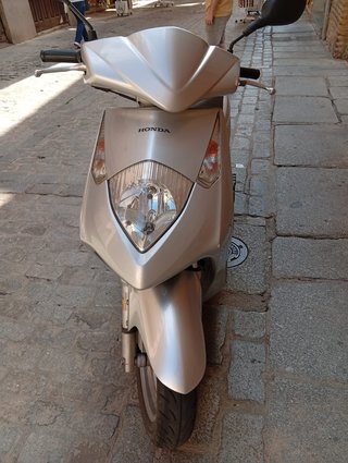 Honda Dylan 125cc Scooter Plata