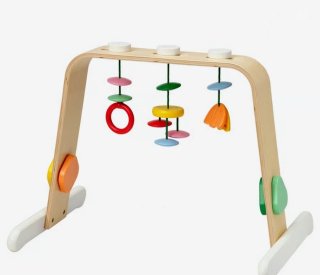 Gimnasio de madera para bebé