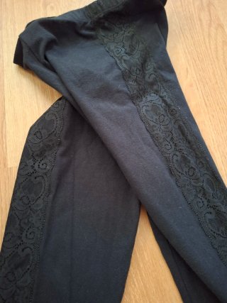 Leggings Benetton negros con encaje