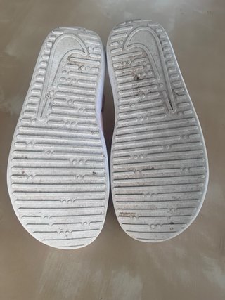 Sandalias deportivas Nike rosas