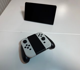 Nintendo Switch OLED Blanca y Negra
