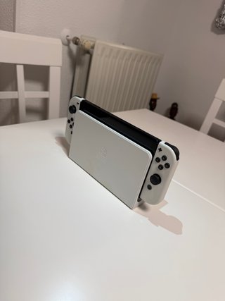 Nintendo Switch OLED Blanca y Negra