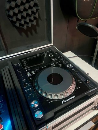 Pioneer CDJ-2000 Nexus + Flycase Walkasse