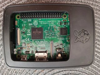 Raspberry Pi 3 Modelo B con Carcasa