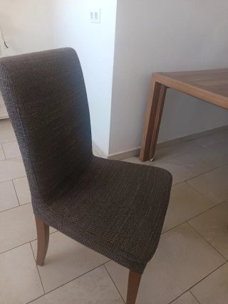 Mesa de comedor de madera extensible tiene 6 silla