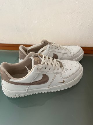 Zapatillas Nike Air Force 1 Blancas Doradas