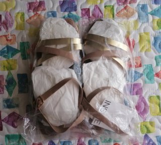Sandalias Beige y Doradas