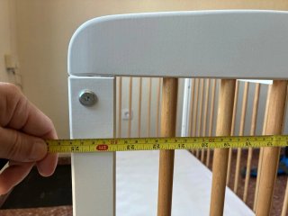 Cuna de madera para bebé con colchón