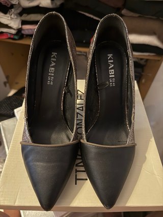 Zapatos de tacón Kiabi negros y plateados talla 40