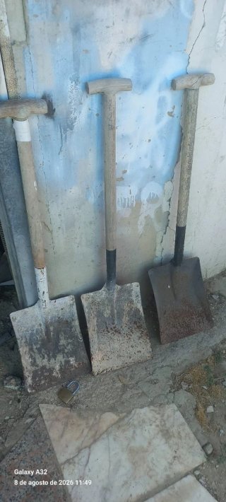 Lote de 3 palas de trabajo