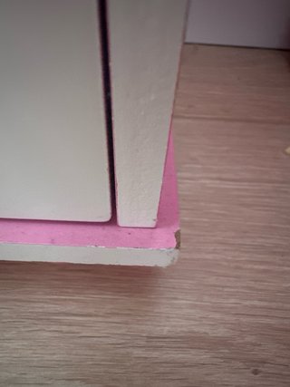 Armario de muñecas rosa y blanco