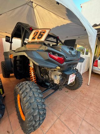 Polaris RZR 1000 r Negro/Naranja último modelo
