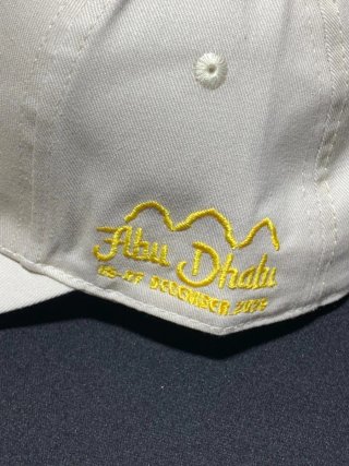 Gorra Pirelli Crema y Dorada