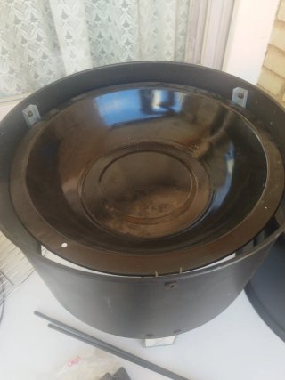 Barbacoa de carbón negra