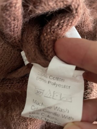 Maglioncino melanzana prloso con bottoni