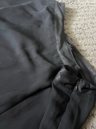 Falda negra transparente con forro