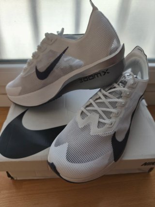 Nike ZoomX Vaporfly Talla 44