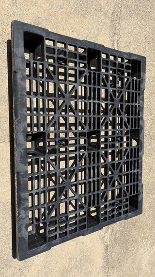 Palets de plástico negros