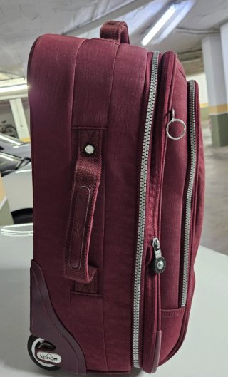 Maleta Kipling mediana burdeos