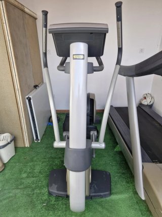 Elíptica Technogym