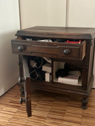 Conjunto tres piezas : cama ,butaca y mesita noch