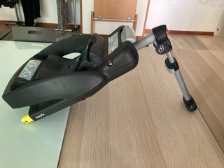Maxi-Cosi con base Isofix y capazos
