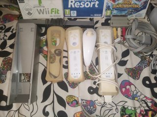 Consola Nintendo Wii + Juegos y Accesorios