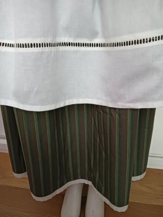 Traje de aldeana verde y blanco