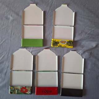 Pitilleras metálicas con diseños