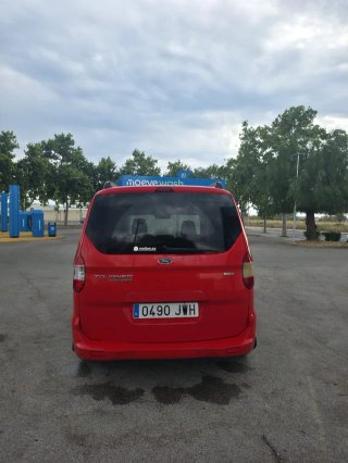 Ford Tourneo Courier ¡Distribución Recién Hecha !