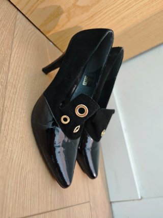 Zapatos de tacón negros