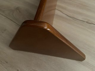 Estante de madera estilo moderno