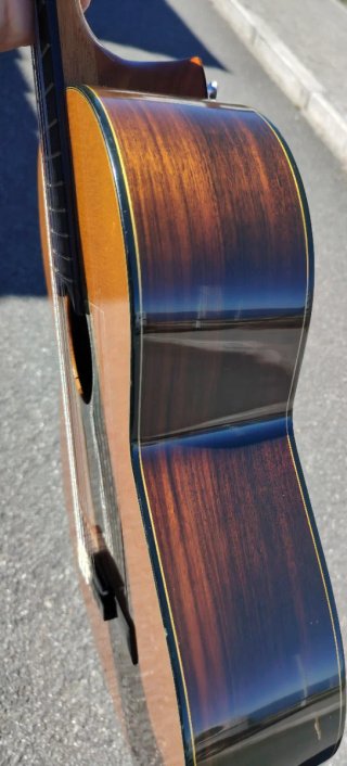 Guitarra Española Tapa: cedro. Aros: palosanto