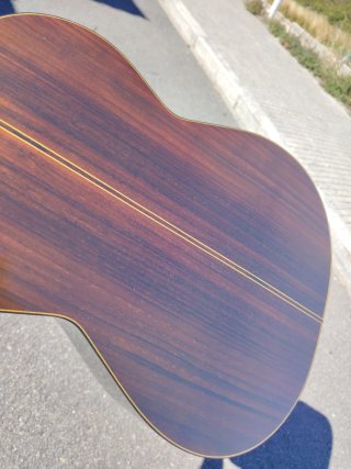 Guitarra Española Tapa: cedro. Aros: palosanto