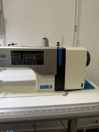 Máquina de coser industrial recta
