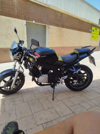 Hyosung Comet GT 125cc Negra/Amarilla