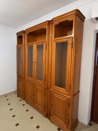 Mueble de comedor de madera (esta en cordoba )
