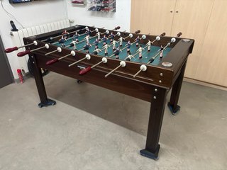 Futbolín profesional casi nuevo