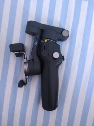 DJI Osmo Mobile 8 Gimbal Smartphone