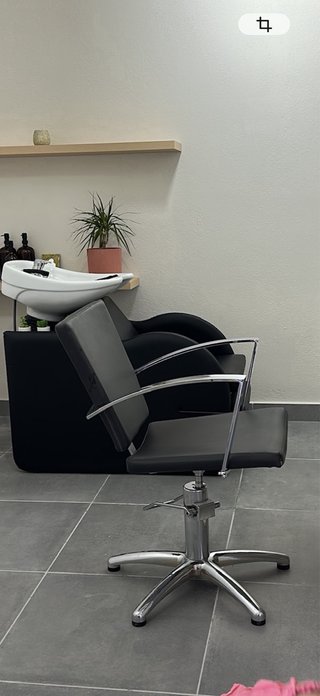 Lavacabezas y 3 sillas peluquería