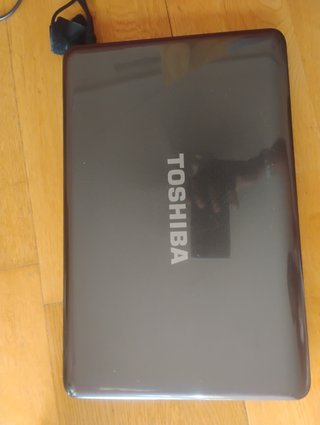 Portátil Toshiba 15.6 i3 8GB RAM Win 10 Pro