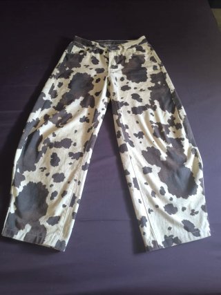Pantalones Shin estampado vaca
