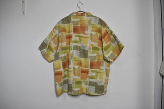 Camisa vintage estampada manga corta