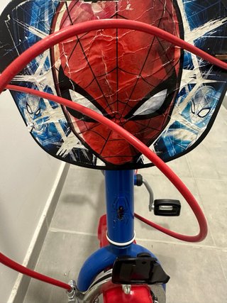 Bicicleta Spiderman Azul y Roja Decathlon